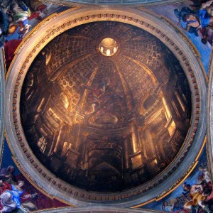 安德烈·波佐(Andrea Pozzo)在圣伊纳齐奥(Sant’ignazio, 1685)的错视油画圆顶(trompe-l’oeil dome)的错觉主义视角，在一个实际上略有凹面的绘画表面上创造了一个实际的建筑空间的错觉。