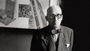 Charles-édouardJeanneret-Gris，更像Le Corbusier。