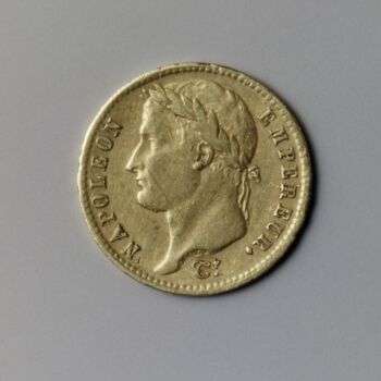 20法郎一件，上面有拿破仑一世的侧面。